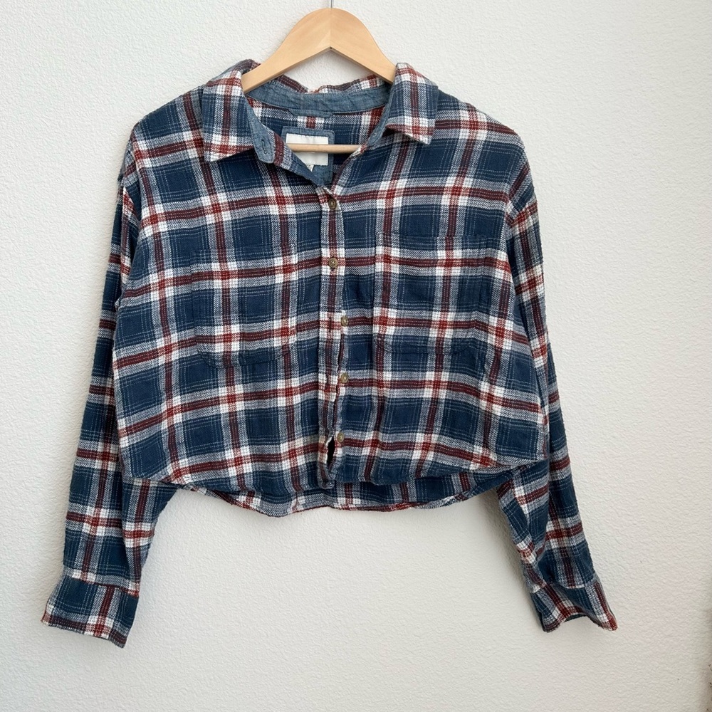 American Eagle Outfitters Blue White Red Plaid Button-Down Shirt